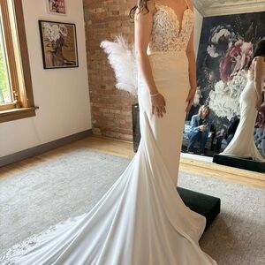 Elegant White Lace Wedding Dress